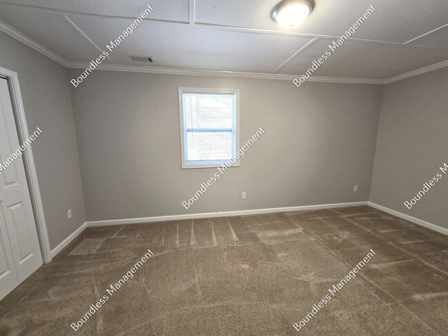 Building Photo - 713 Church St NW