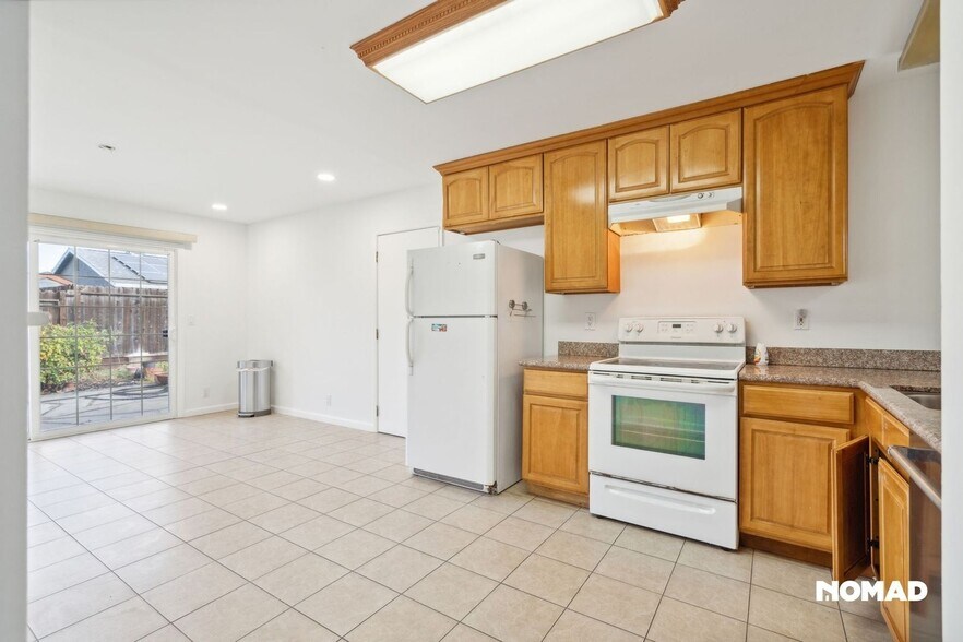 Building Photo - 5450 Scenic Ave