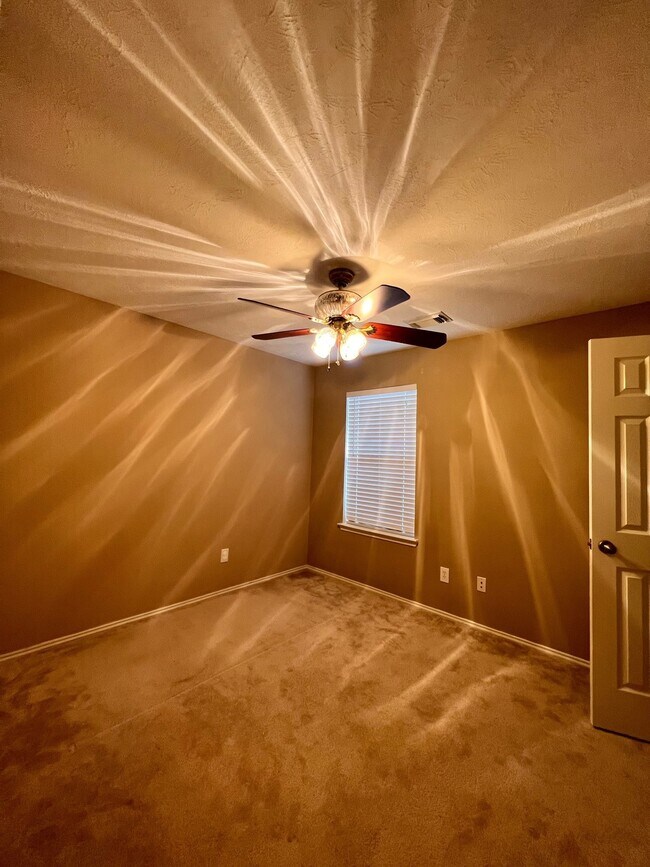 Building Photo - 25826 Chapman Falls Dr