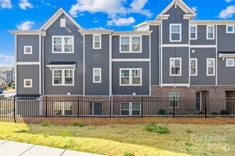 Building Photo - 4460 Millennium Ave