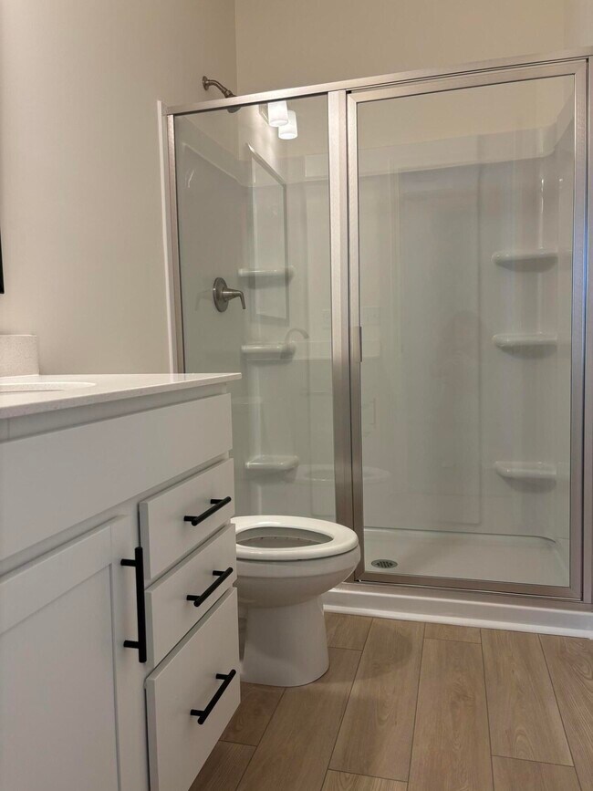 Building Photo - 370 Acorn St