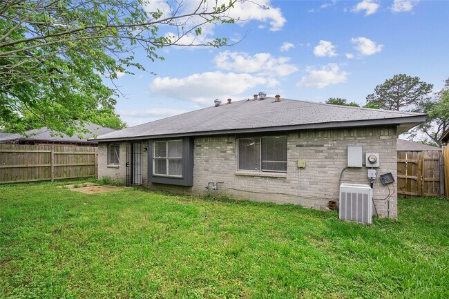 Building Photo - 12226 Kings Meadow Dr