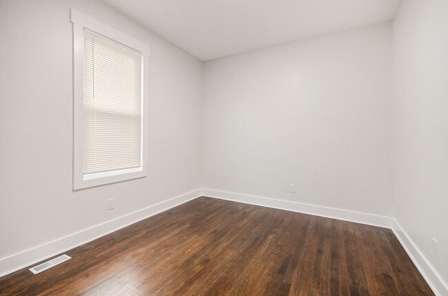 Building Photo - Lower Unit - Newly Constructed - 2 bed/2 b...