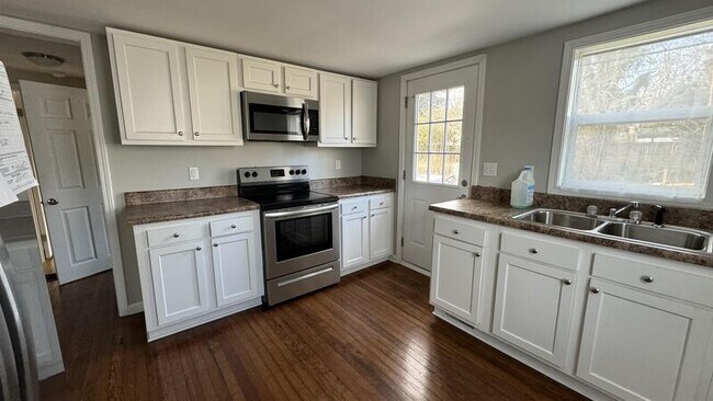 Building Photo - 2302 Dunkirk Ave NE