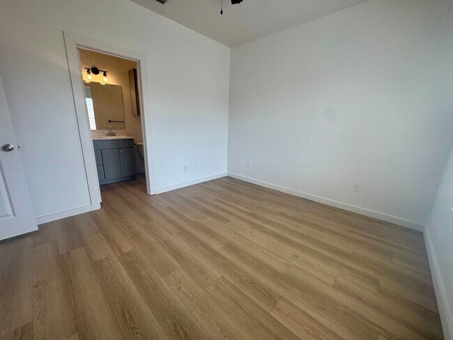 Building Photo - Spacious 3-Bedroom Duplex Near Texas Tech