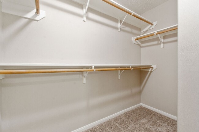 Building Photo - 16225 Summerset Estates Blvd