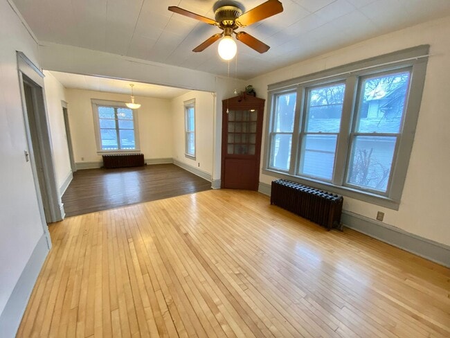 Building Photo - 4 Bedroom near Downtown Fargo!