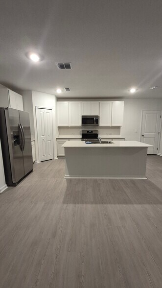 Building Photo - 6220 Botticella Blvd