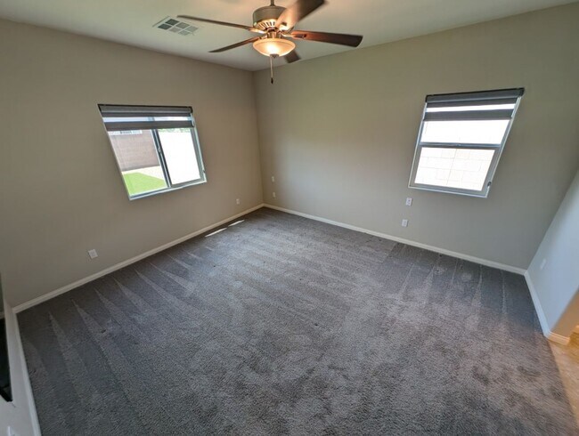 Building Photo - 4333 Glossier Ave