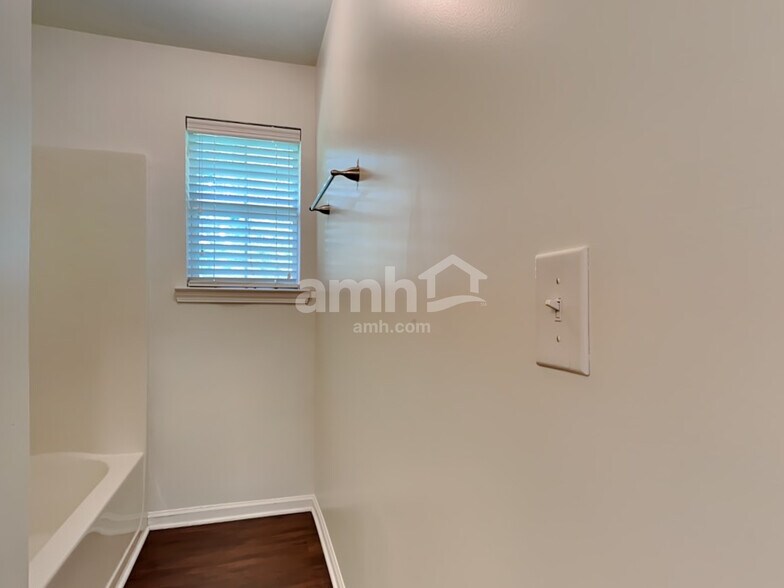 Building Photo - 367 Hidden Creek Ln