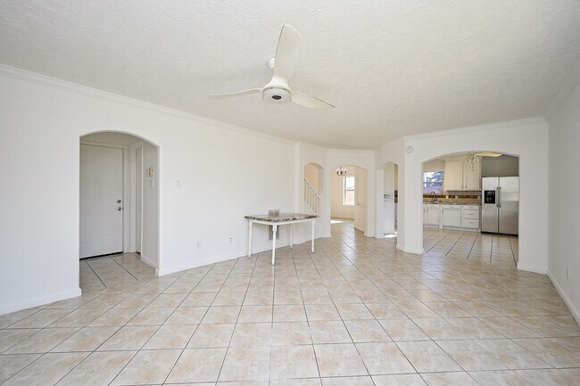 Building Photo - 18135 Brightwood Park Ln
