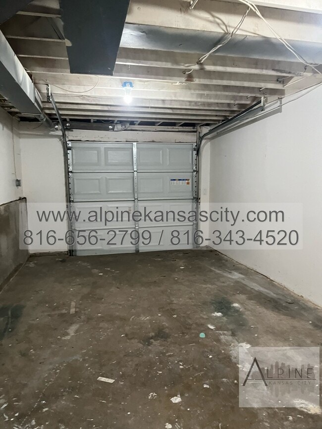 Building Photo - Updated Duplex, Fort Osage School District