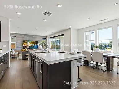 Building Photo - 5938 Rosewood Rd