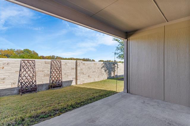 Building Photo - 825 Hidden Eddy Dr