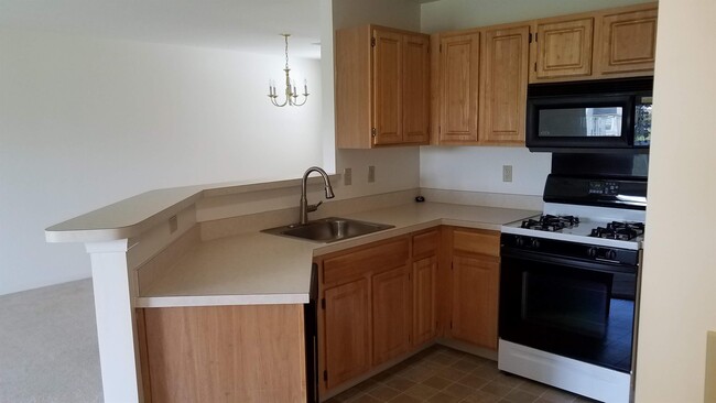 Building Photo - 106 Oriole Ct