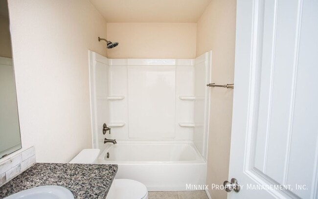 Building Photo - 14211 Vernon Ave