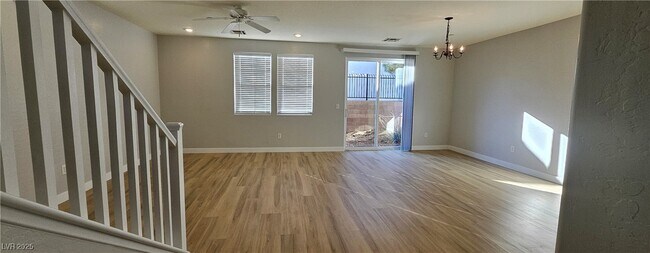 Building Photo - 395 Kensington Palace Ave