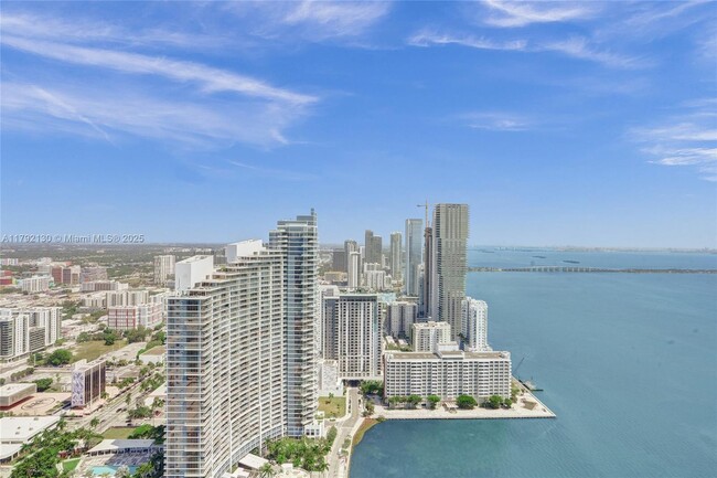 Building Photo - 1900 N Bayshore Dr