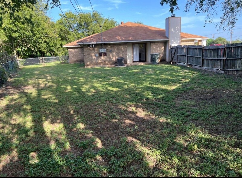 Building Photo - 1706 Copperfield Cir