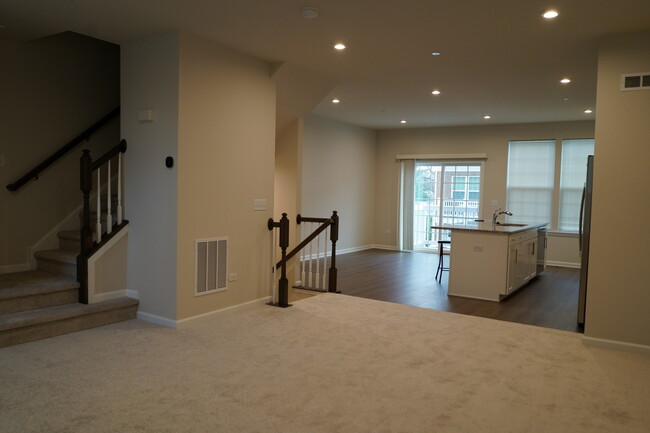 Building Photo - 907 Jenkins Ct