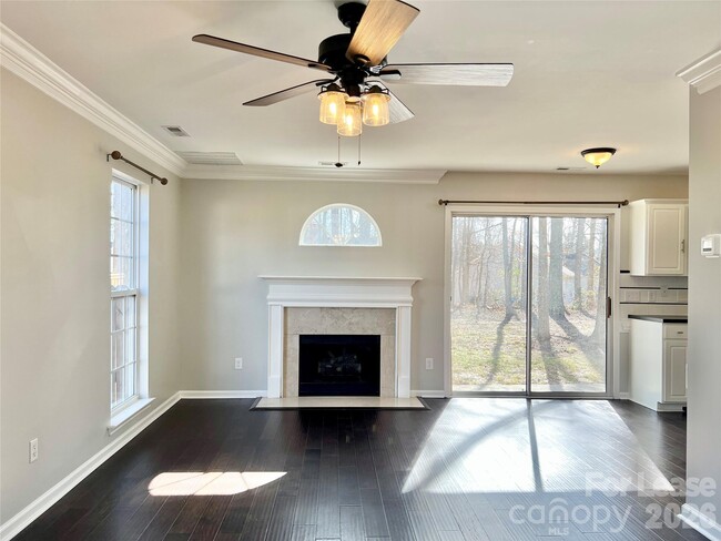 Building Photo - 4010 Suttle Pl