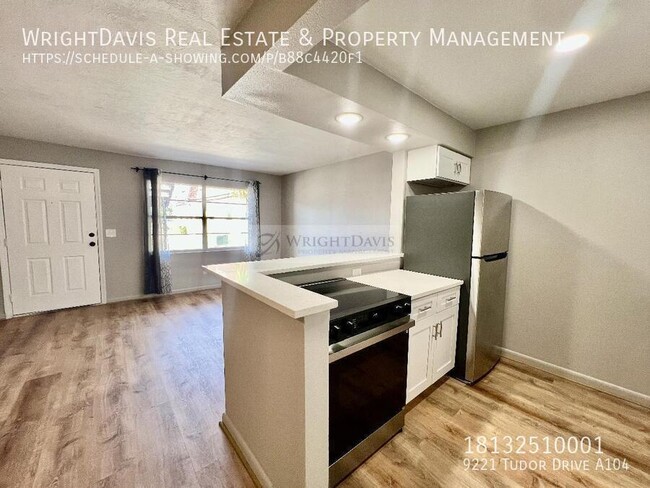 Building Photo - 9221 Tudor Dr