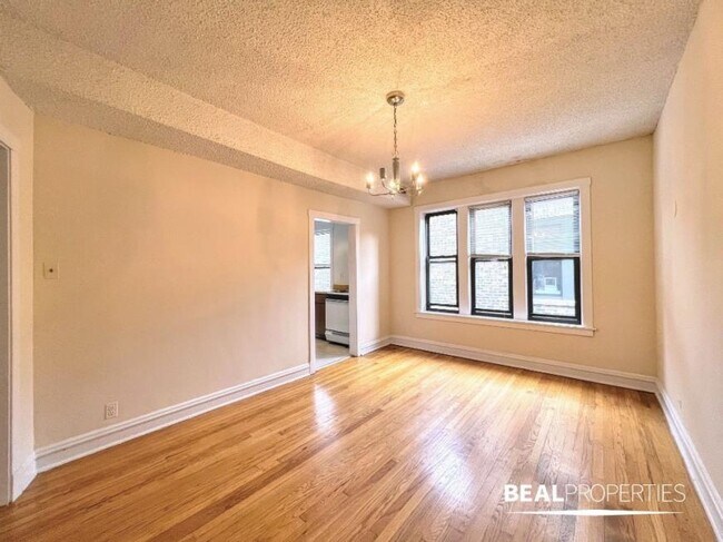Building Photo - 1 bedroom in CHICAGO IL 60657