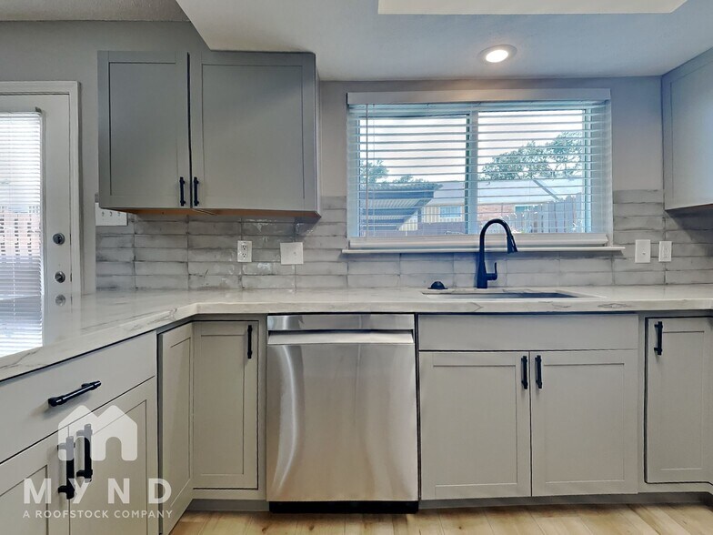 Building Photo - 10450 Hammerly Blvd