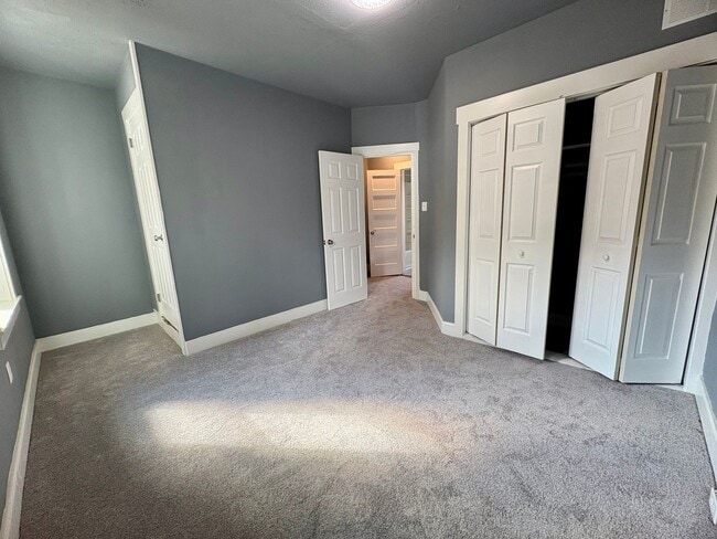 Building Photo - 2 Bedroom 1 Bathroom in Lancaster!