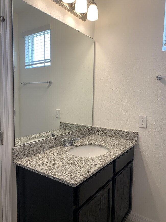 Building Photo - 10360 Austrina Oak Lp