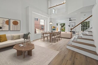 Building Photo - 10908 Sycamore Dr S