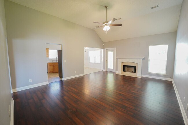 Building Photo - Coming Available!