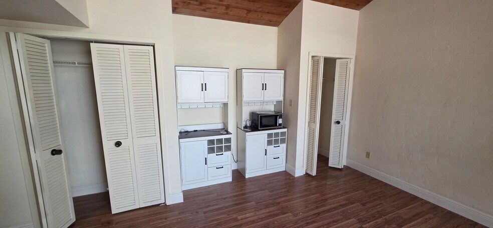 Building Photo - 4036 Abbey Ct