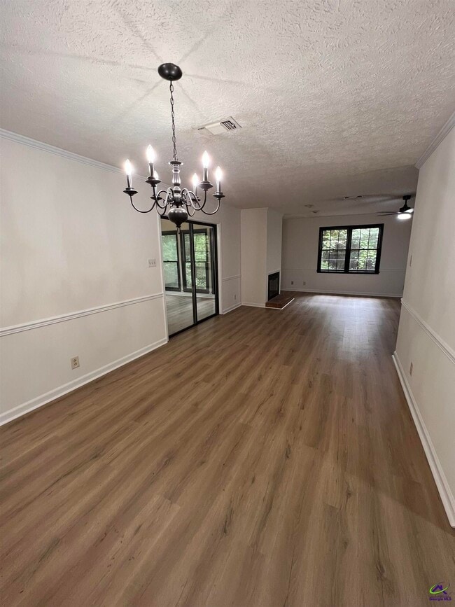 Building Photo - 789 S Forest Lake Dr