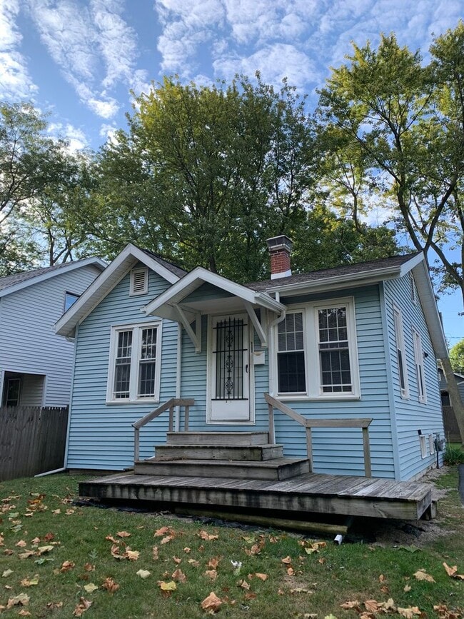 Building Photo - 2-bed home across from Glenn Park!