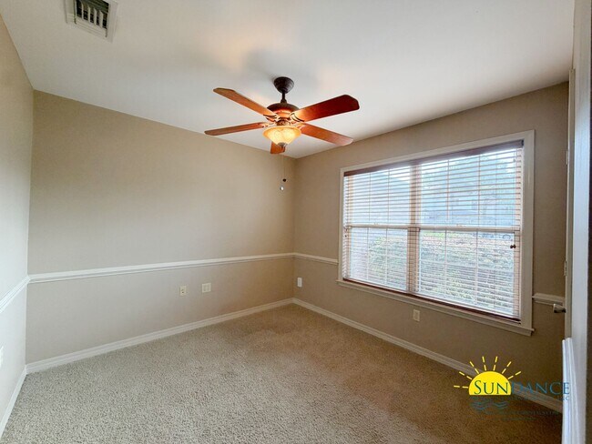 Building Photo - Charming 4BR Home in Fort Walton Beach Near Eglin AFB & Hurlburt Field!