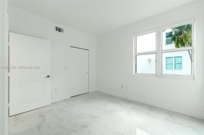 Building Photo - 7914 Harbor Island Dr