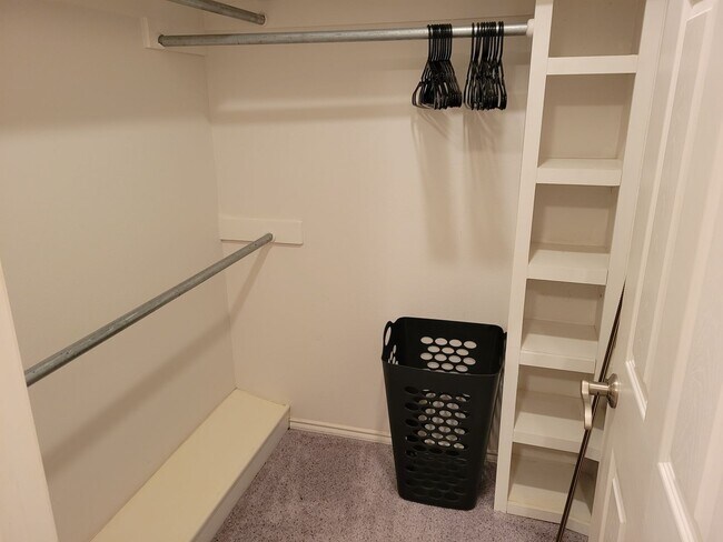 Building Photo - rs0912