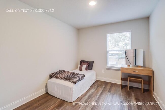 Building Photo - 114 Debuys Rd