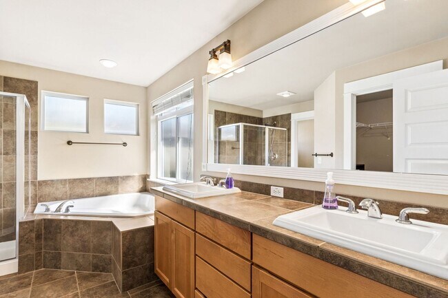 Building Photo - 5 Bedroom 3 Bath Home in Bothell Beaumont Sub Division $4300