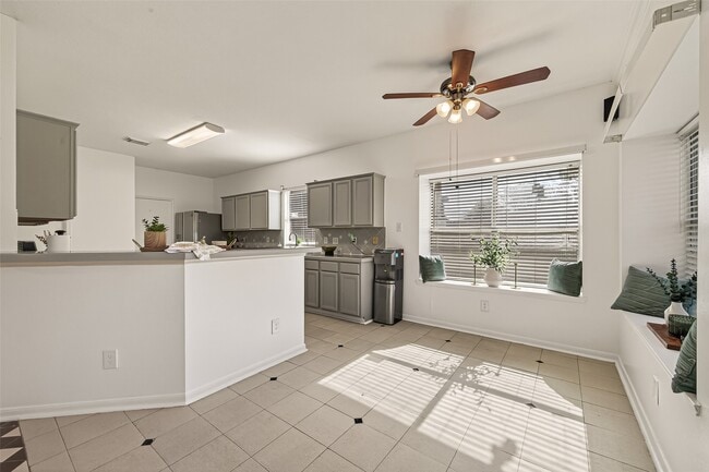 Building Photo - 16315 April Ridge Dr