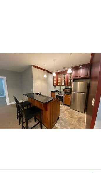 Building Photo - 1311 Burlingham Rd