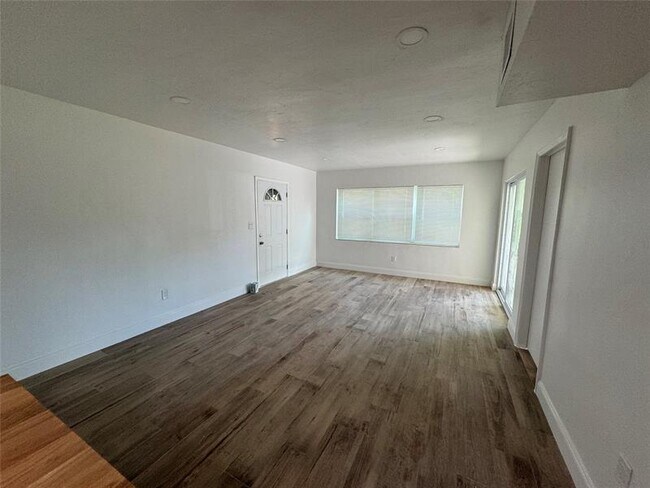 Building Photo - 2200 NE 173rd St