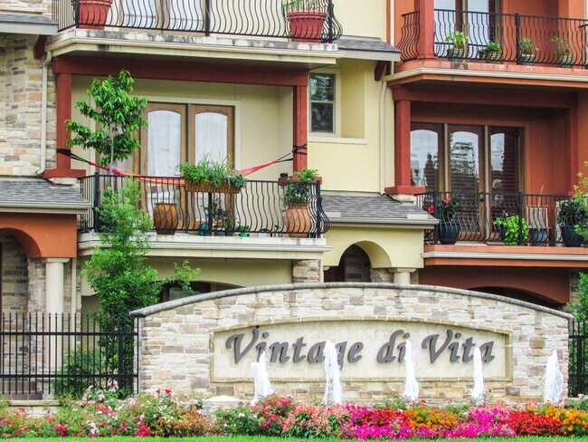 Building Photo - 14562 San Pietro Dr