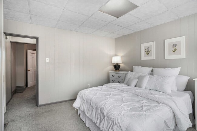 Building Photo - Fully Furnished 2 Bedroom Townhome in Central Lawrenceville