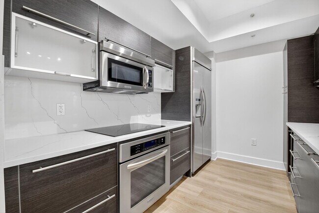 Building Photo - 550 Okeechobee Blvd