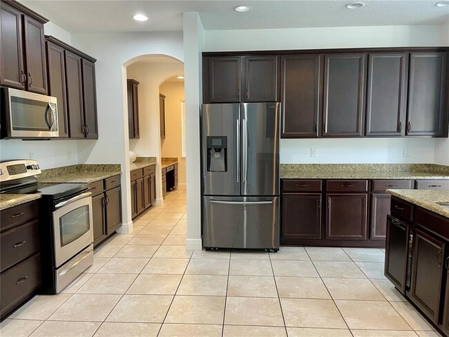 Building Photo - 7952 Hampton Lake Dr