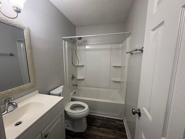 Building Photo - 131 Wall St