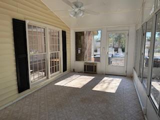 Building Photo - 1924 Woodside Rd