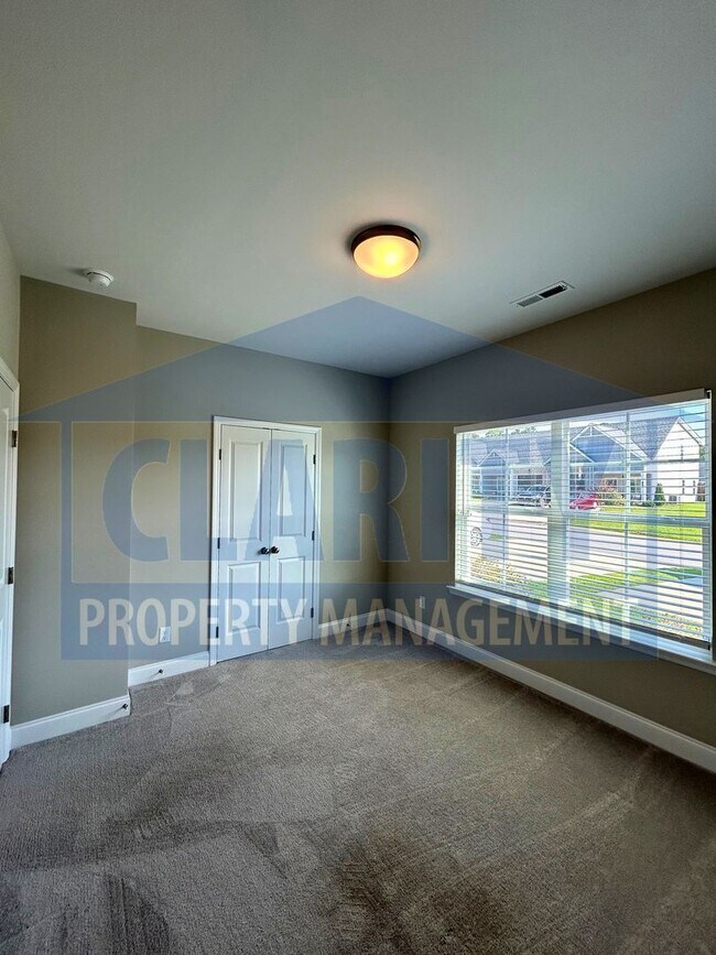 Building Photo - Modern two bedroom townhome!